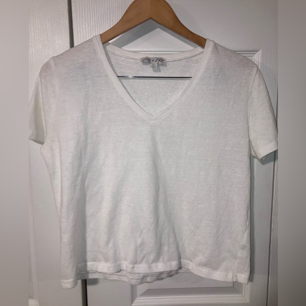 She + Sky White Short Sleeve V-Neck Tee
